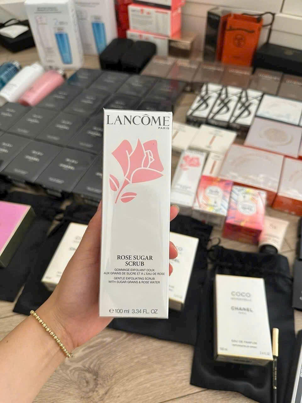 Gel Tẩy Da Chết LANCÔME Rose Sugar Scrub Gentle Exfoliating 100ml